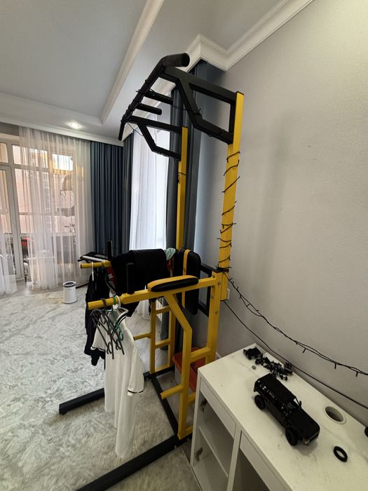 Турник-брусья, тренажер силовой