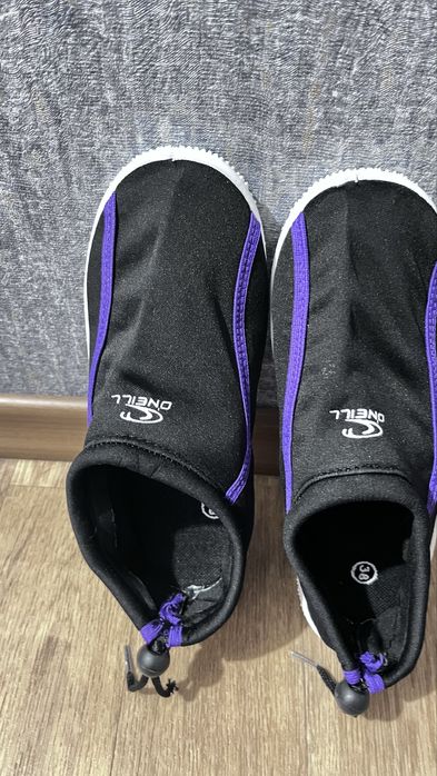 Коралки обувь для плаванья