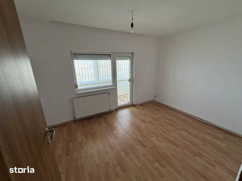 Apartament 3 camere decomandat in Micro 16 – Strada Fagarasului