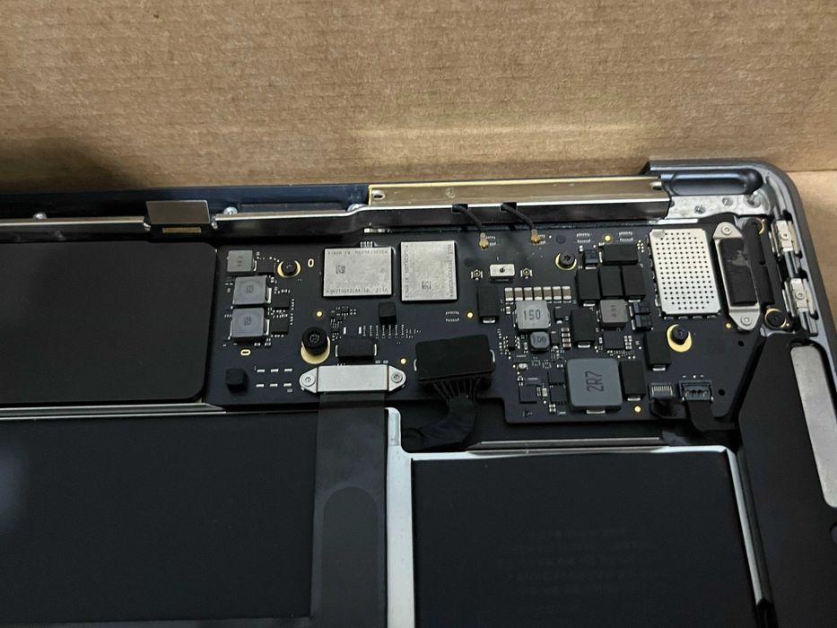 Macbook Air 13 2020 M1 (A2337) - части