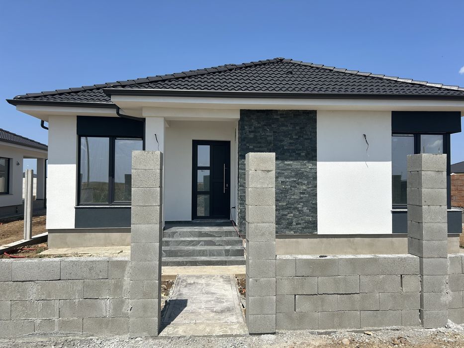 Casa noua de vanzare