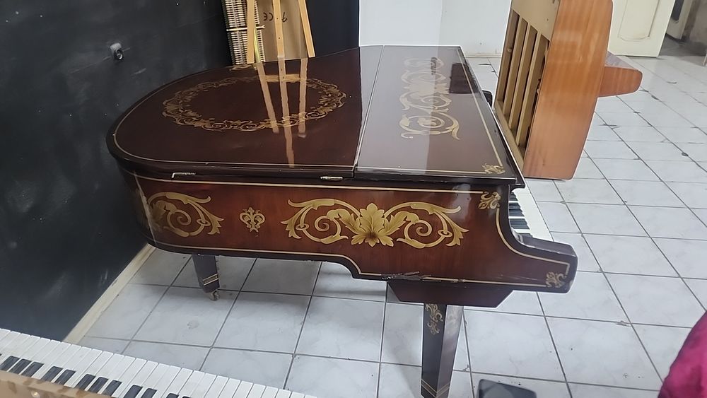 Рояль кабинетный  Weinbach