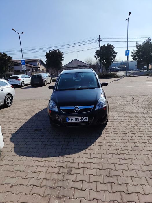 Vând Opel Zafira b