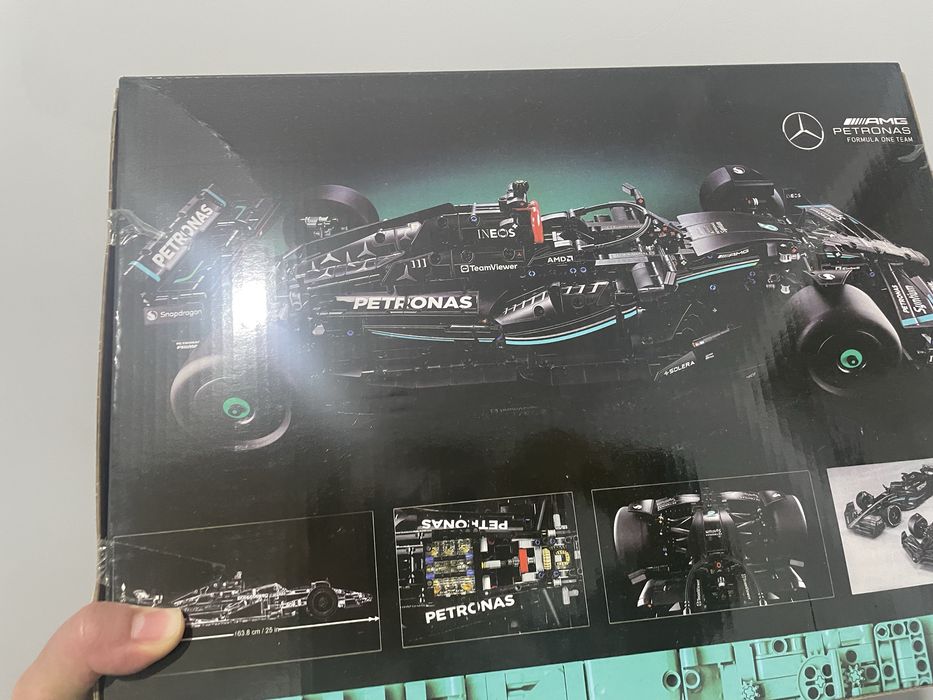 Конструктор Lego Ferrari SF-24 Formula 1 …