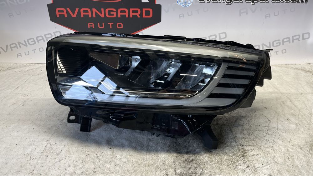 Renault Kangoo ляв фар