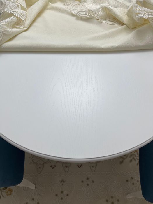 Стол со стульями