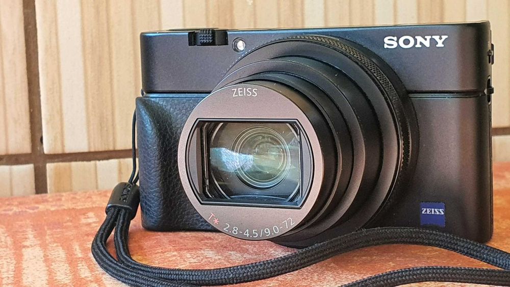 Sony Cyber-Shot RX100 M6 pachet complet, impecabil + accesorii