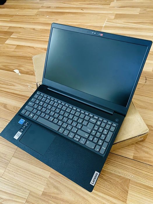 Lenovo V13 aybi yo'q srochni sotiladi