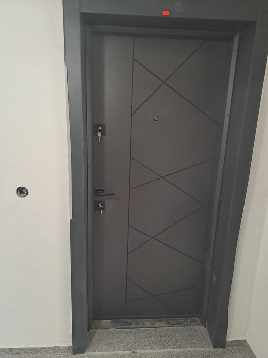 Продава се Двустаен апартамент в Плевен, Дружба 1 - 89 кв.м за 1050 €/кв.м - Снимка #1