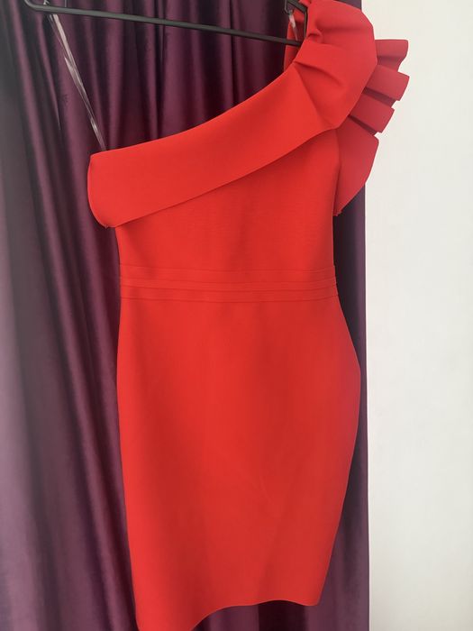 Rochie de ocazie modelatoare