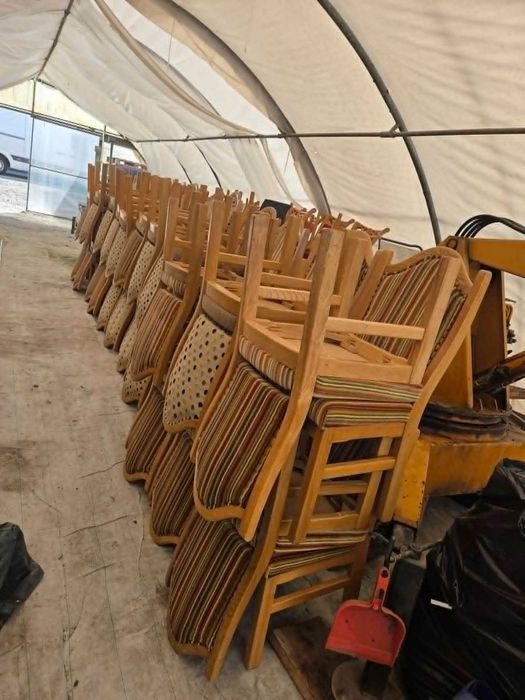 Scaune Vechi Din Lemn Masiv Tapitate 75 De Bucati
