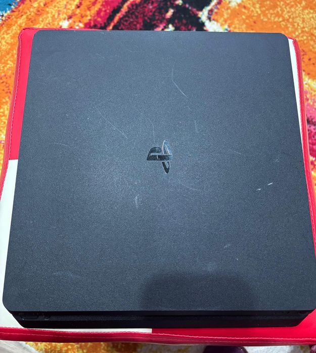PS4 Slim funcțional + cablu de alimentare!Citiți descrierea