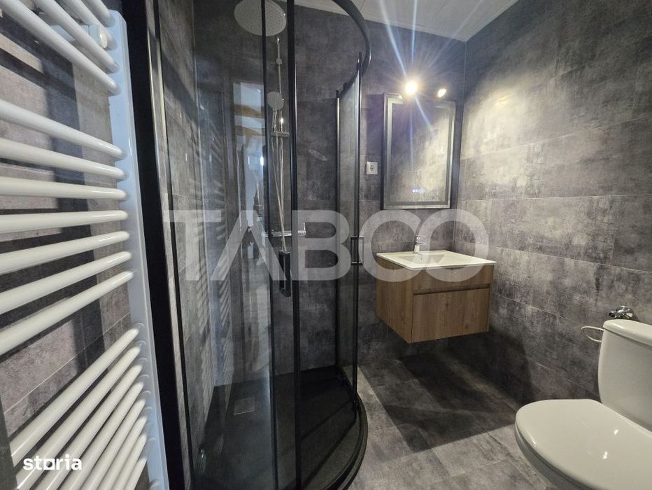 Casa de vacanta noua de vanzare 278 mp curte 855mp Valea Avrigului