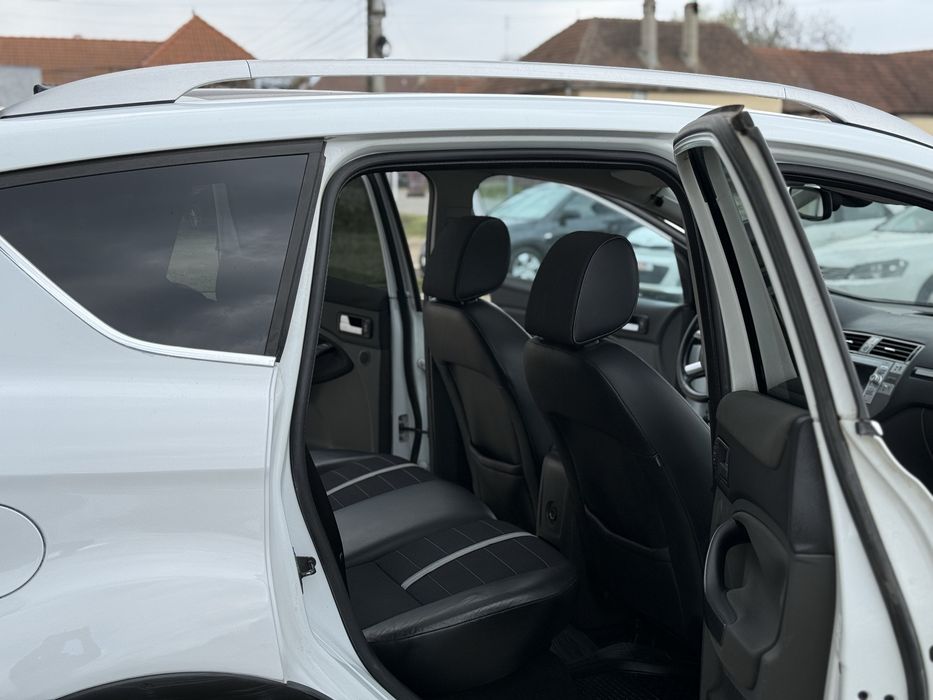 Ford Kuga 2.0 TDCi 4X4 11/2009 135 CP SE POATE IN RATE