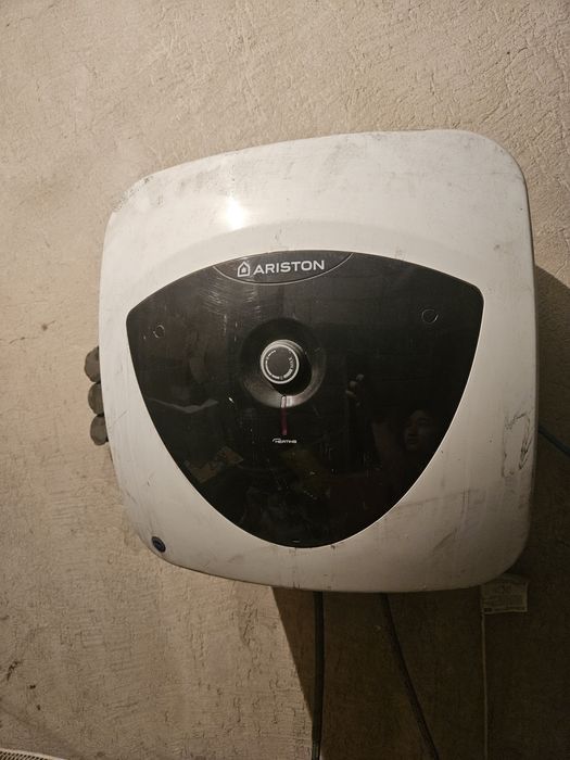 Продам Бойлеры Ariston и Artel