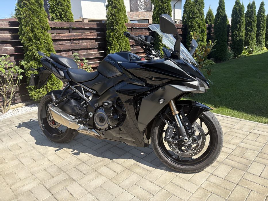 Vand Schimb cu masina Suzuki GSXS 1000 GT