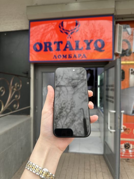 Iphone 15    Память: 128гб