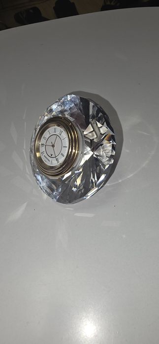 Ceas de masă swarovski forma diamant sticla slefuita superba