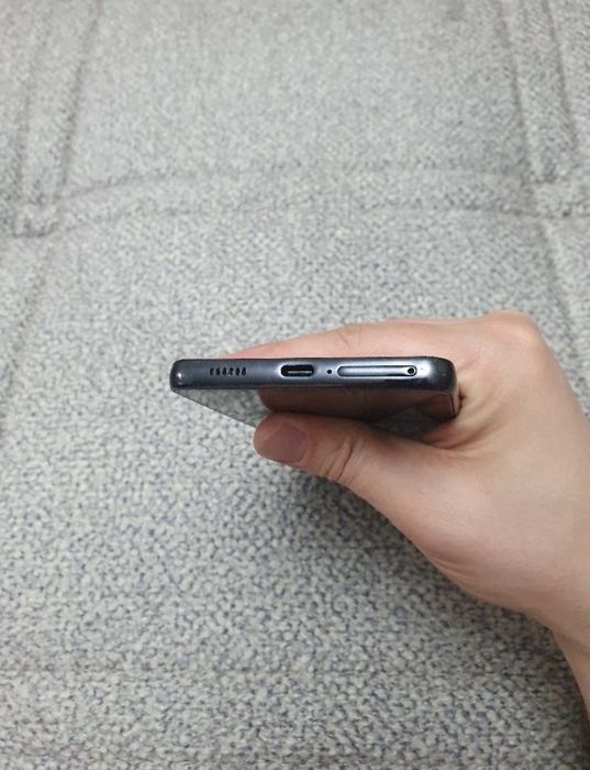 Samsung Galaxy A53 5G 6+6/128GB Rangi Black Holati yaxshi Karobka Bor