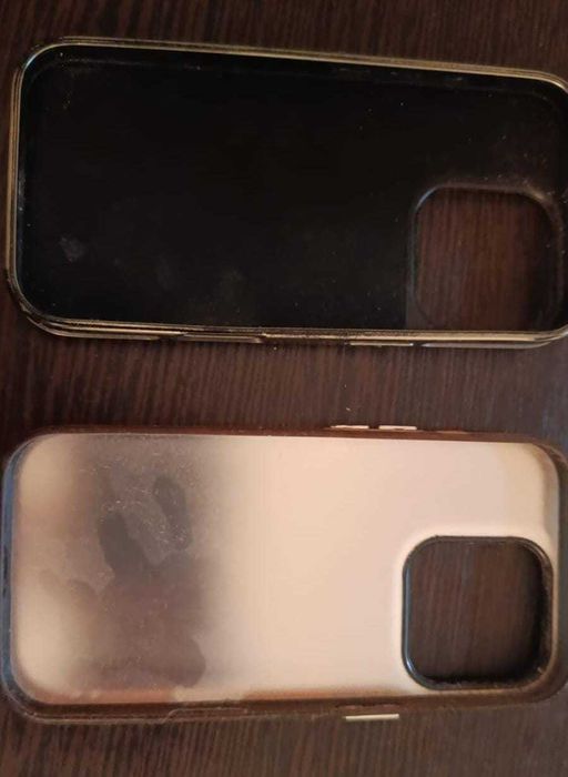 Продам 2 б/у чехла на iPhone 16 Pro Max