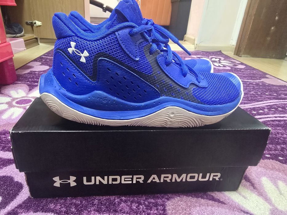 Маратонки Under Armour номер 40