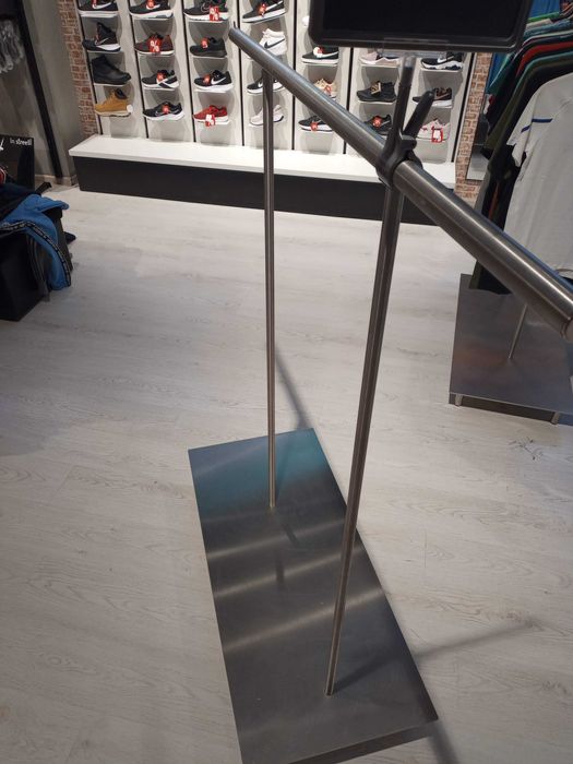 Stative inox inbracaminte