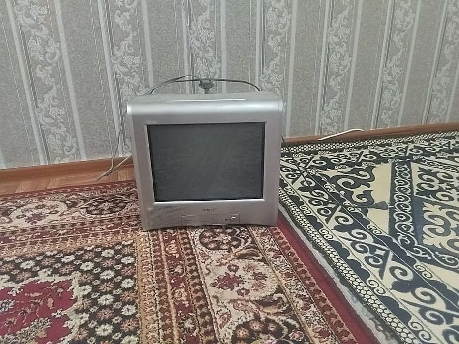 Телевизор SONI в рабочем состоянии