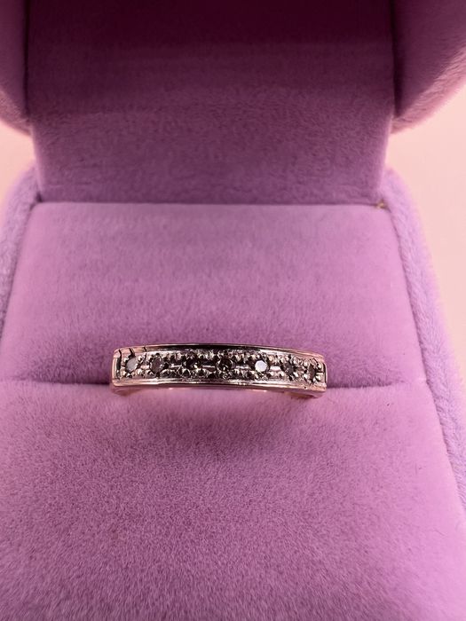 Продам золотое кольцо .