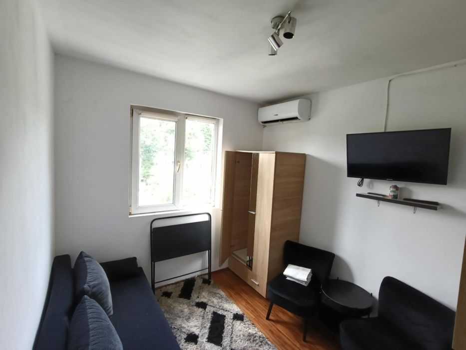 Închiriez garsoniera