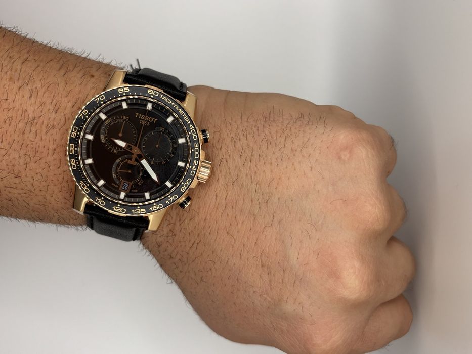 ЧасовникTissot T-Sport