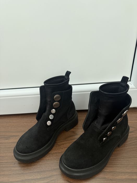 Ghete piele intoarsa