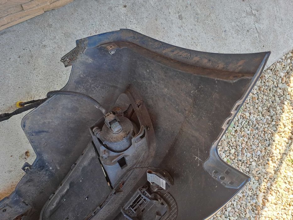 Bara fata Spoiler Masca Audi A4 B8 Facelift B 8.5 culoare albastru Cu spalatoare far Senzori parcare si proiectoare ceata