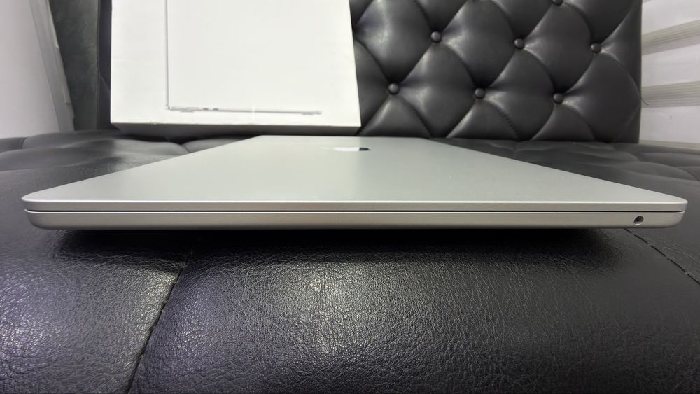 Apple MacBook Air M3 8GB\256GB 2024 15 экран идеал