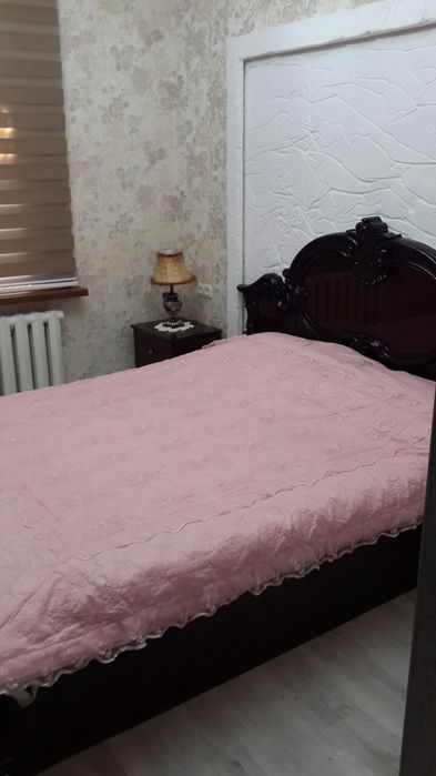 Уй сотилади , 1 этаж 3 хонани 4 хона килинган 77 КВ, +подвал+ навес