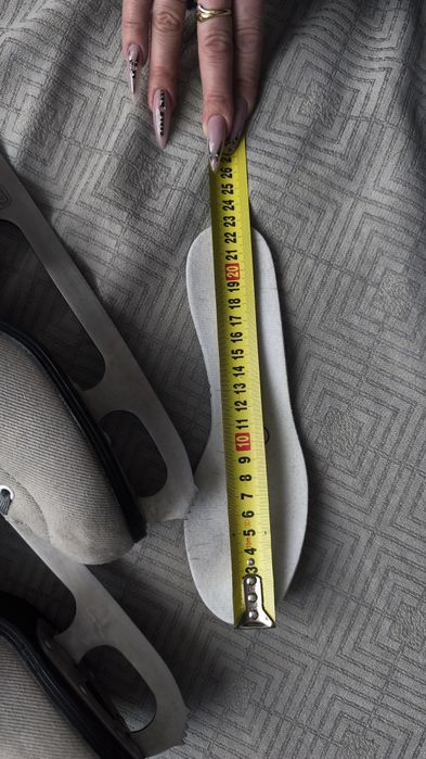 Продам коньки,р 36 на девочку .