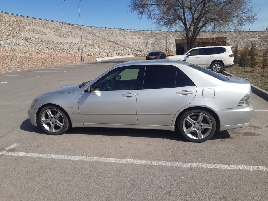 Лексус IS200 мммм