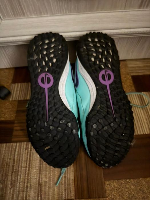 Сороконожки найк темпо