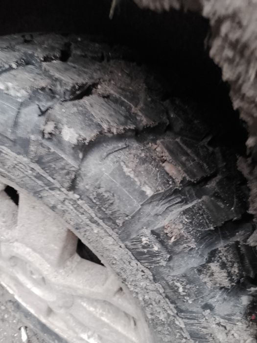 Vând 5 cauciucuri off road