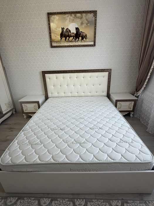 Продаю спальный гарнитур