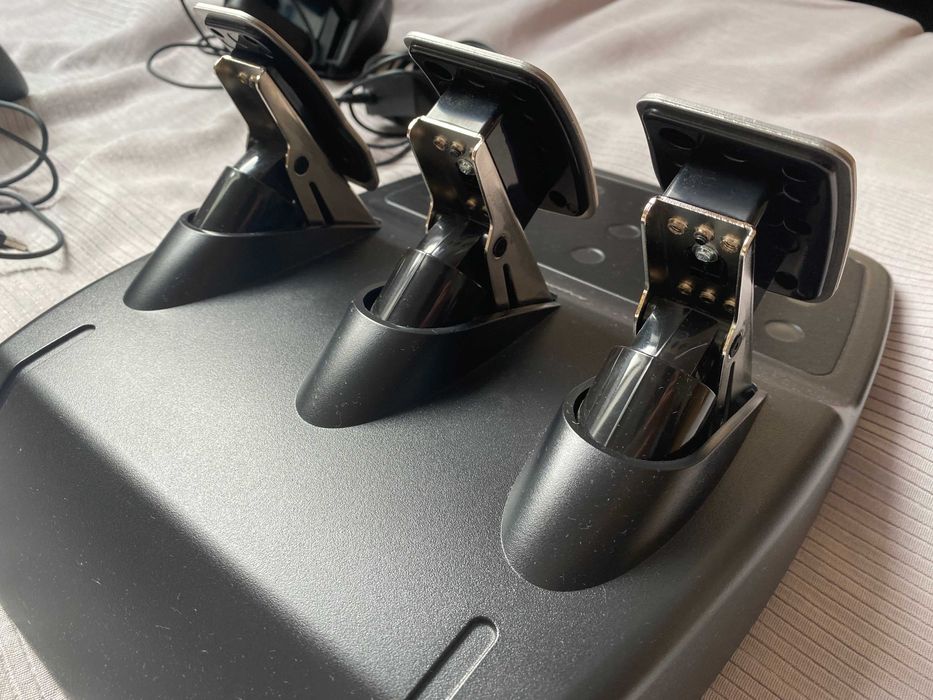 Logitech G29 Driving Force: волан + педали + скоростен лост | PC/PS4/PS5