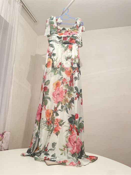 Шикарное женское платье