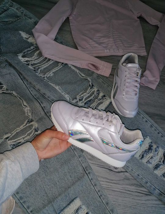 Adidasi Reebok nr 33 potriviți si pt 35 preț redus