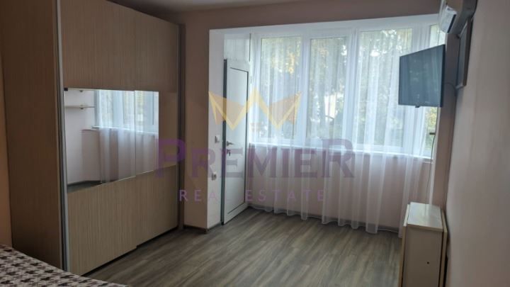 Дава се под наем Двустаен апартамент в Варна, Колхозен пазар - 50 кв.м за 306 € - Снимка #3