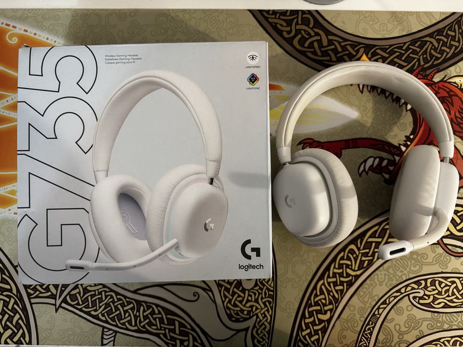 Casti logitech gaming g735