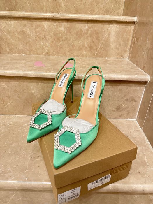 Steve Madden Обувки Vionnet с отворена пета и декоративни камъни.