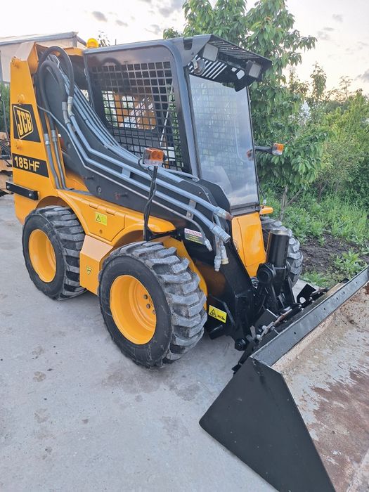 Miniincarcator jcb 185hf Robot