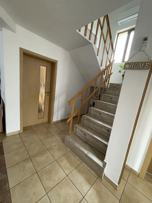 Vand casa cu etaj , in regim ( P+M)