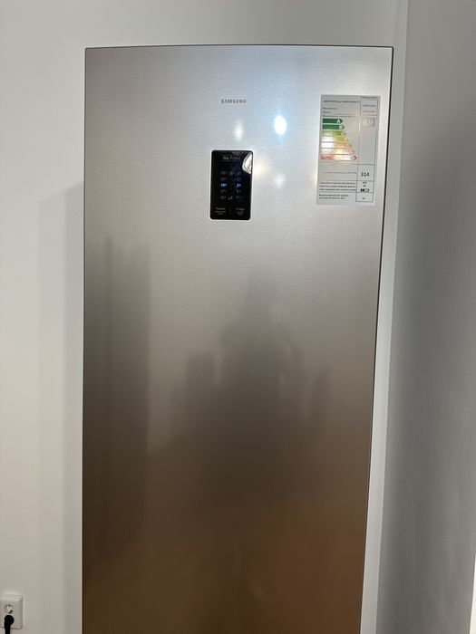 Холодильник Samsung RB37A5200SA