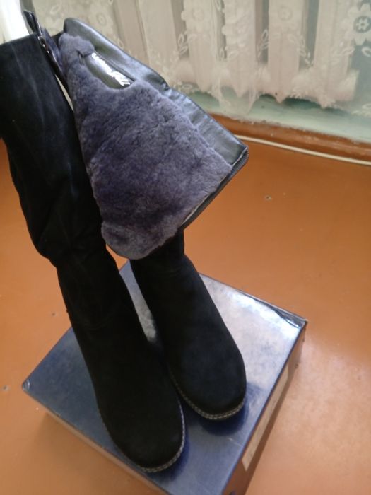 Продам сапоги женские . Р-р 40-41. Б/у. В отличном состоянии.
