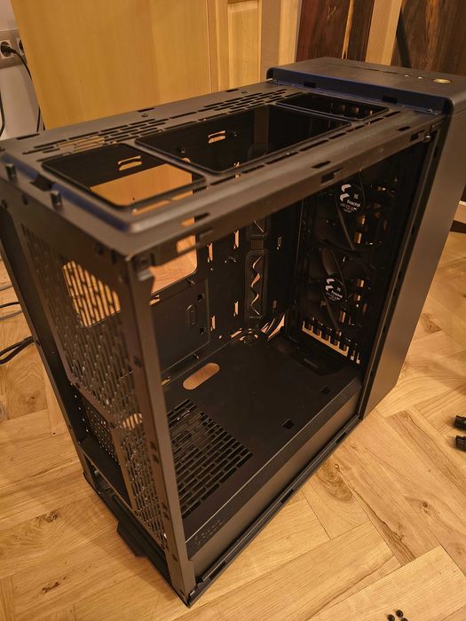 кутия Fractal Design North TG Black